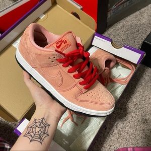 Pink Nike sb dunk